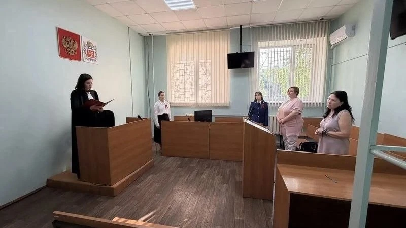 В Бузулуке суд оправдал воспитателя частного детсада «Непоседы», которую обвиняли в том, что она уда