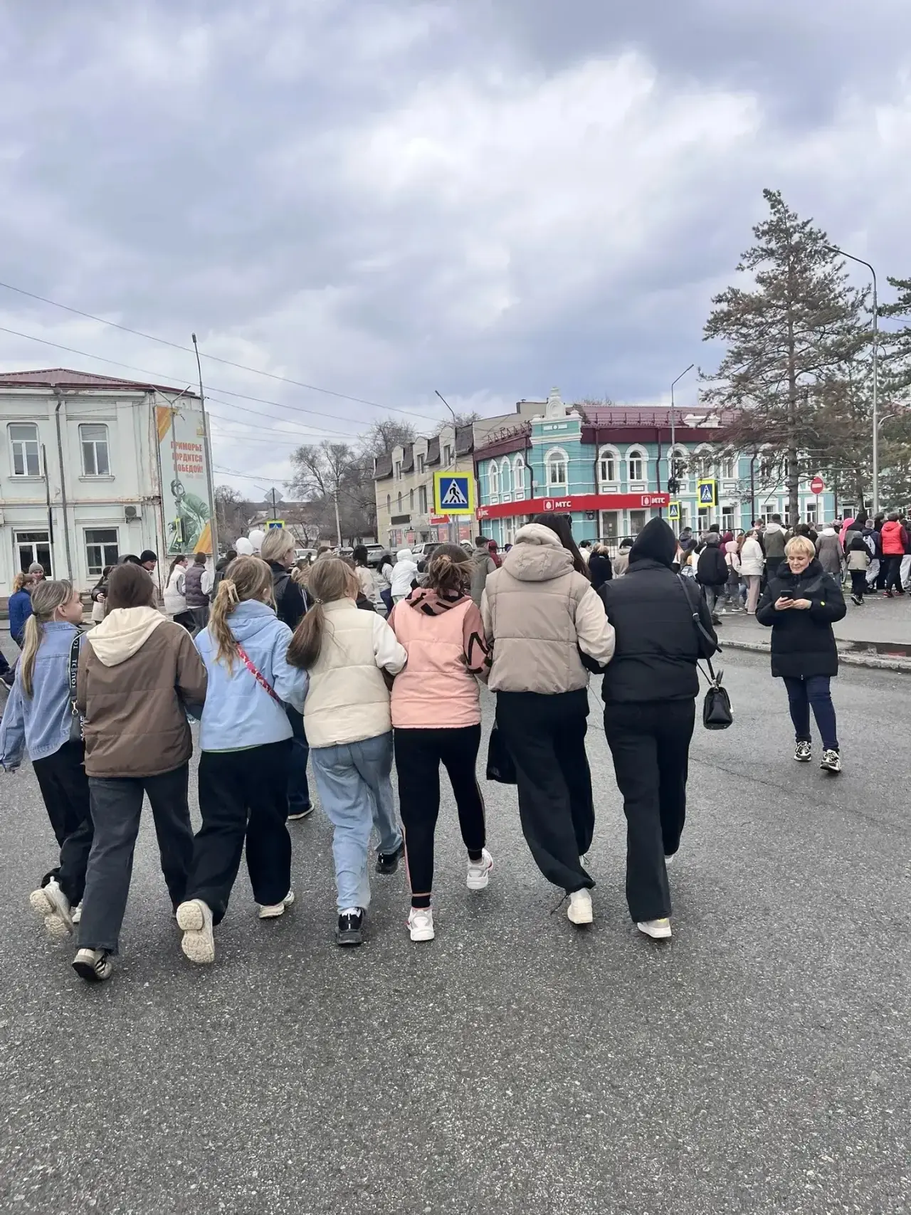 🚶🏻‍♂️‍➡️🚶🏻‍♀️‍➡️10000 шагов к здоровью.   ✍️11 апреля Состоялась традиционная акция «10 000 шагов к 