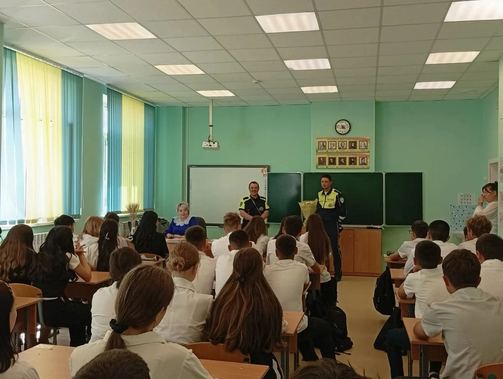⚠️ Безопасное лето: встреча с сотрудниками ГИБДД