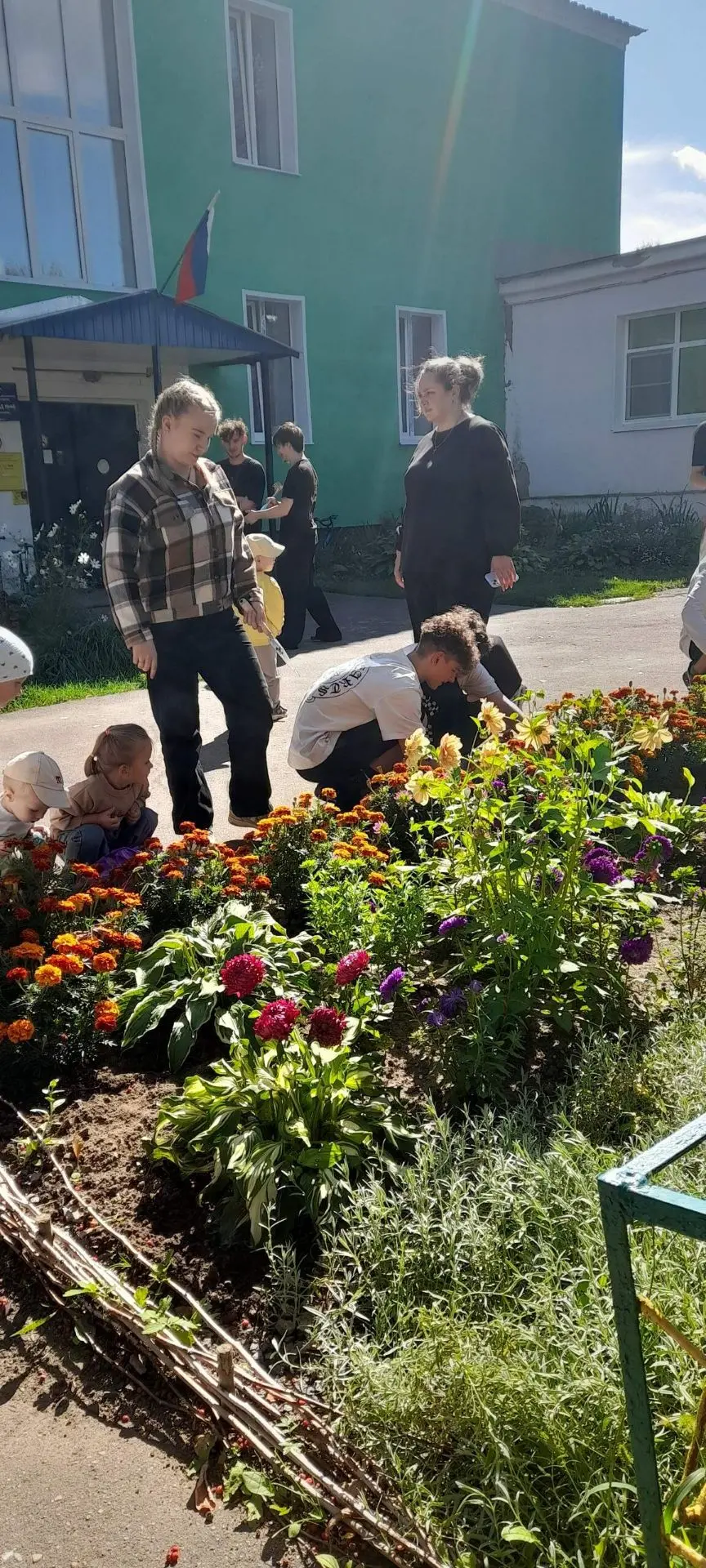 🤝 Дружба, труд и весёлые игры: тёплая встреча в детском саду!