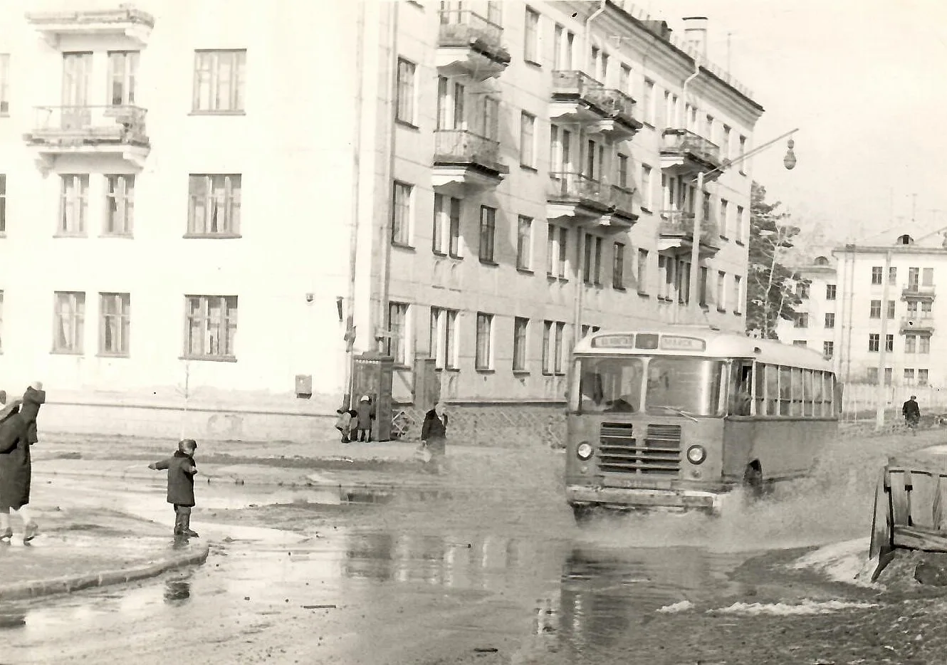 Про весну в г. Ангарске из архива «Музея Победы»
