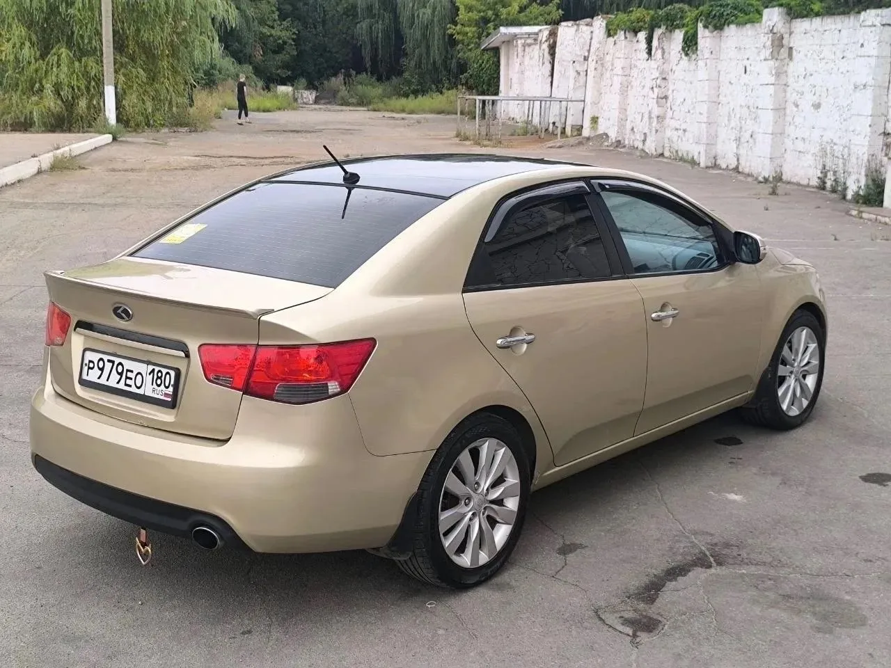 Продаю Kia Cerato 2010 года выпуска ,2.0 бензин, автомат. Комплектация: климат-контроль...