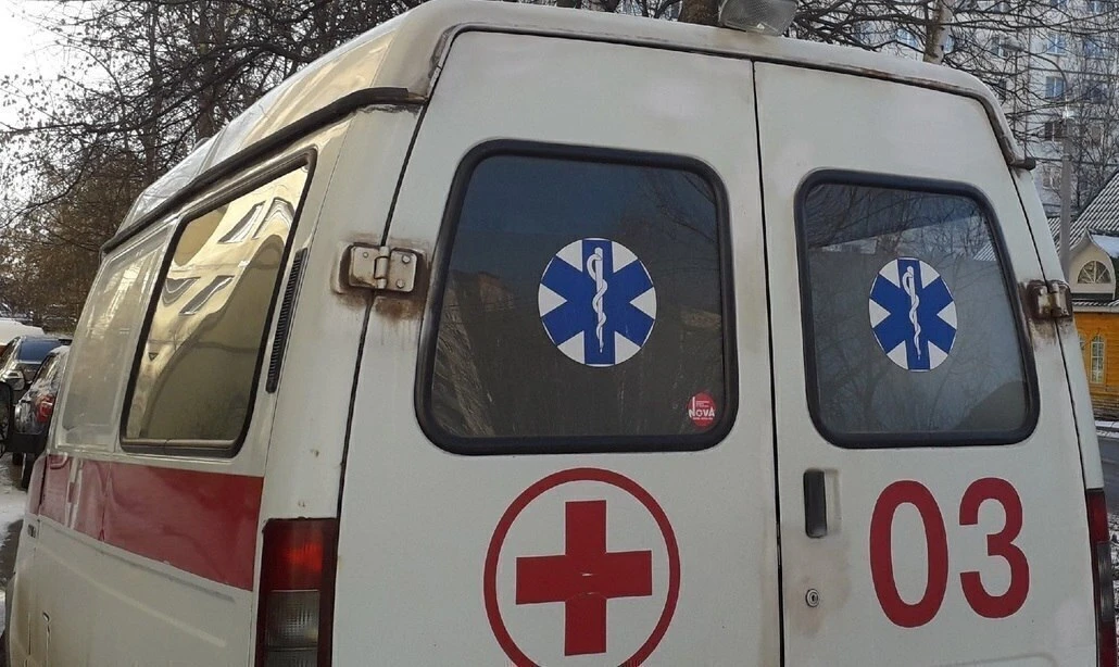 В результате ночной атаки БПЛА в Ярославле два человека получили осколочные ранения. Им...