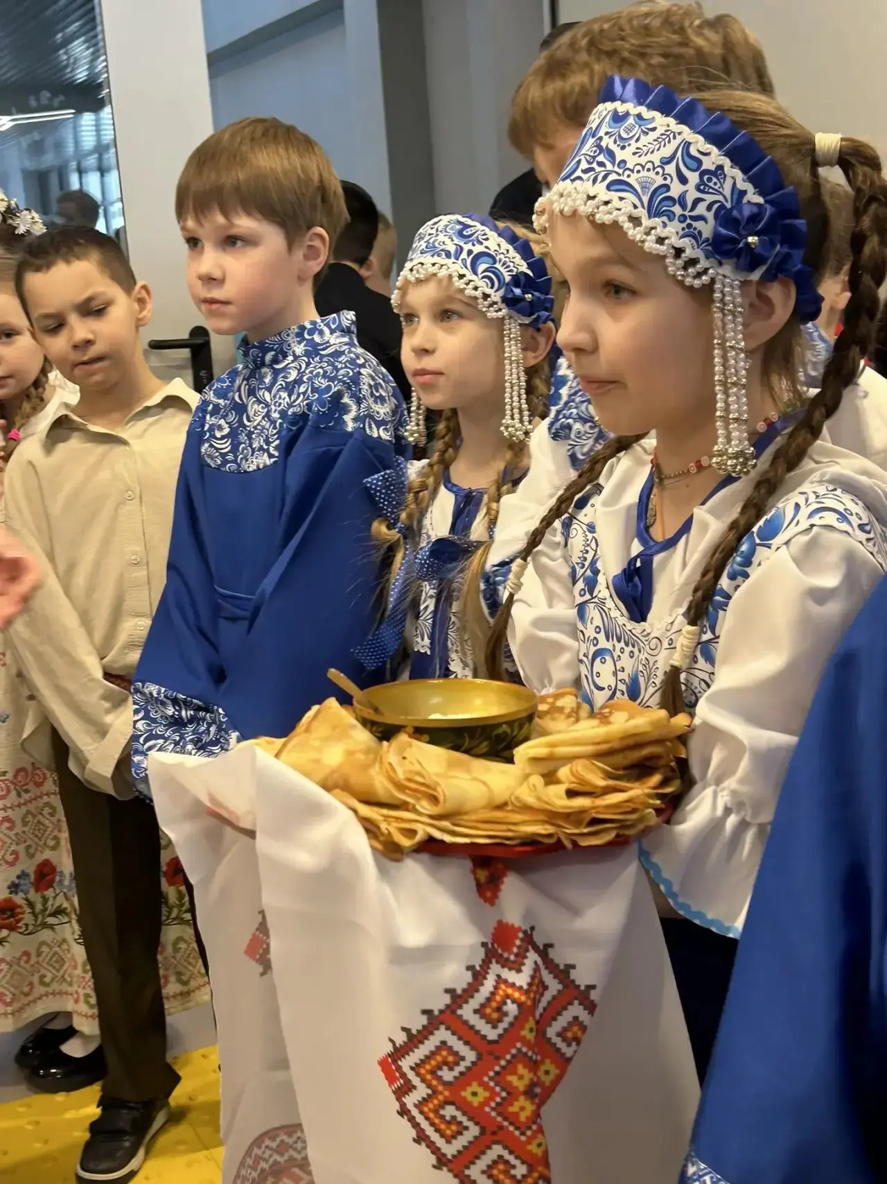✨ Фестиваль, который объединил сердца ♥️ 🇷🇺✨  Сегодня в нашей школе прошёл яркий и по-настоящему душ