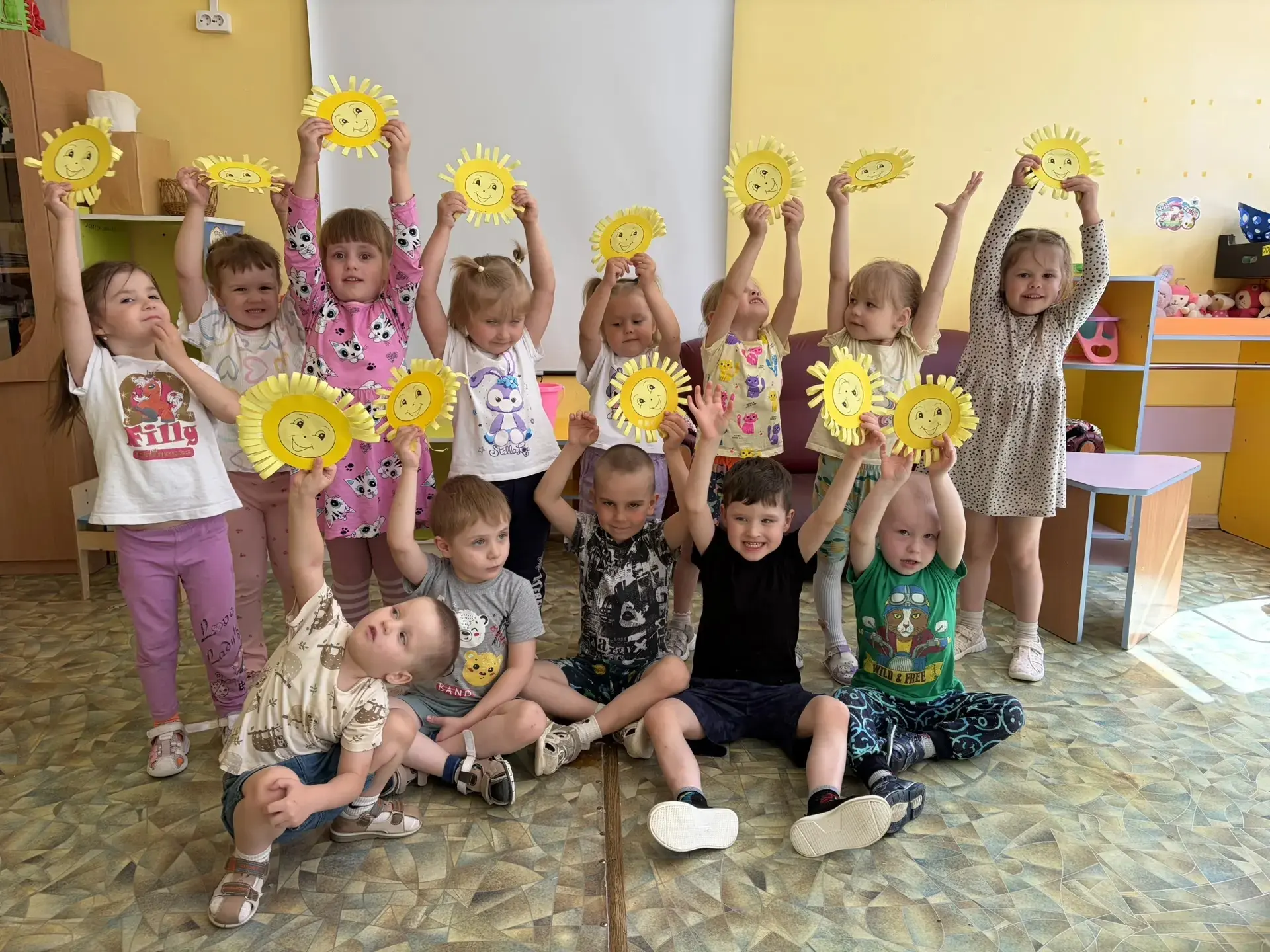 ☀️ С Днём солнца и улыбок от группы «Капельки»! ☀️

✨13 июня — особенный день! Даже если пасмурное н