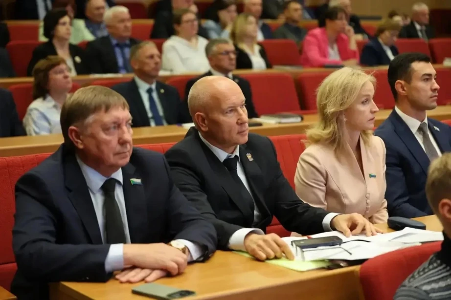 📉 Дмитрий Демешин сокращает руководящий состав правительства Хабаровского края на 15%
