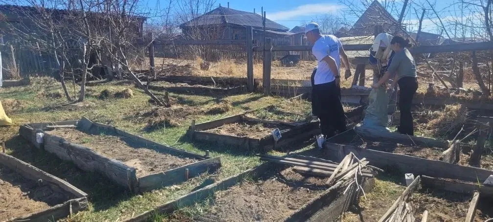 Наши ученики продолжают оказывать шефскую помощь и поздравлять ветеранов с Днём Победы! 🌷  Спасибо н
