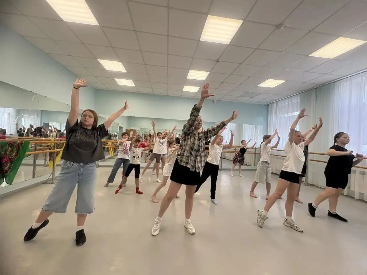 🕺🏻🎪🤹🏻‍♀️Летняя творческая смена в Боринской ДШИ: "Фокус-покус" и "Танцпол мечты"!

✨🌻Наша летн
