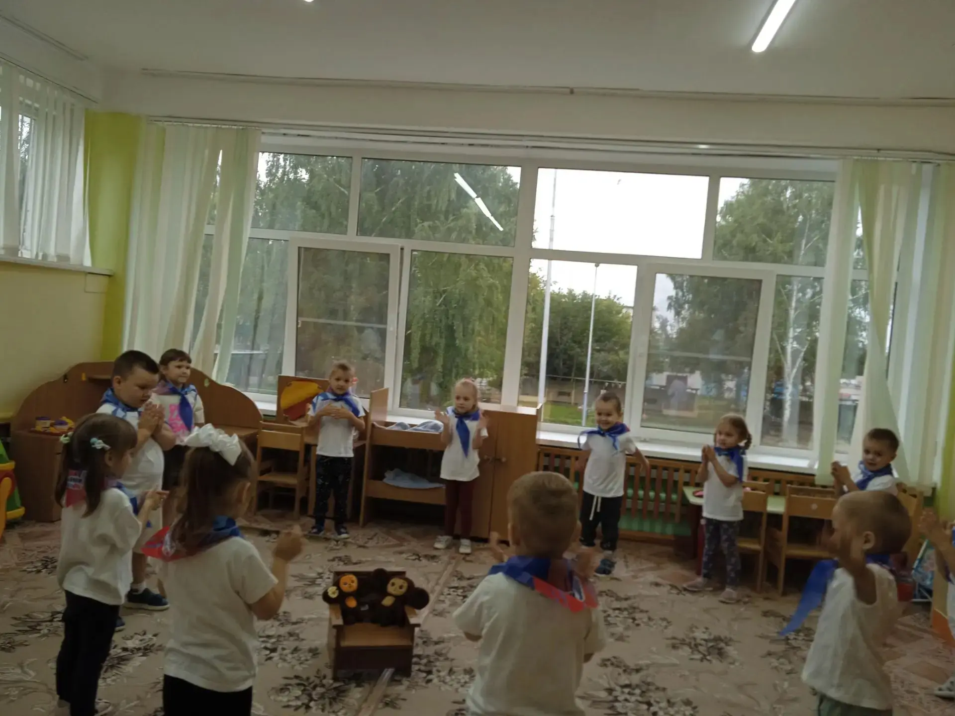 🎉В МБДОУ Детский сад 15 в младшей группе у Орлят прошло развлечение ,посвященное «Дню ...