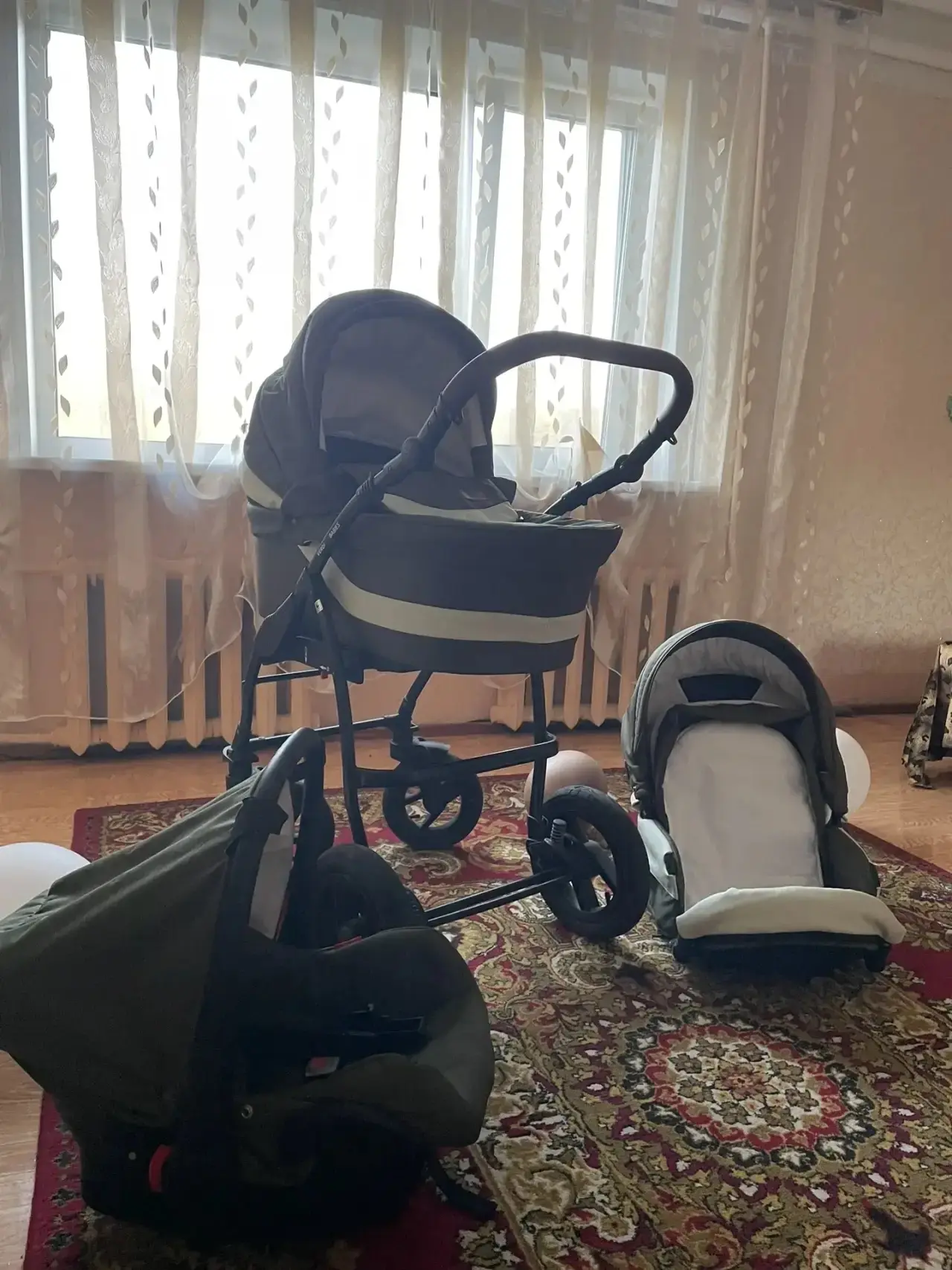Продам коляску Verdi Optima 3в1, цвет темно зеленый , пользовались 1,5 года , 3 сменных...