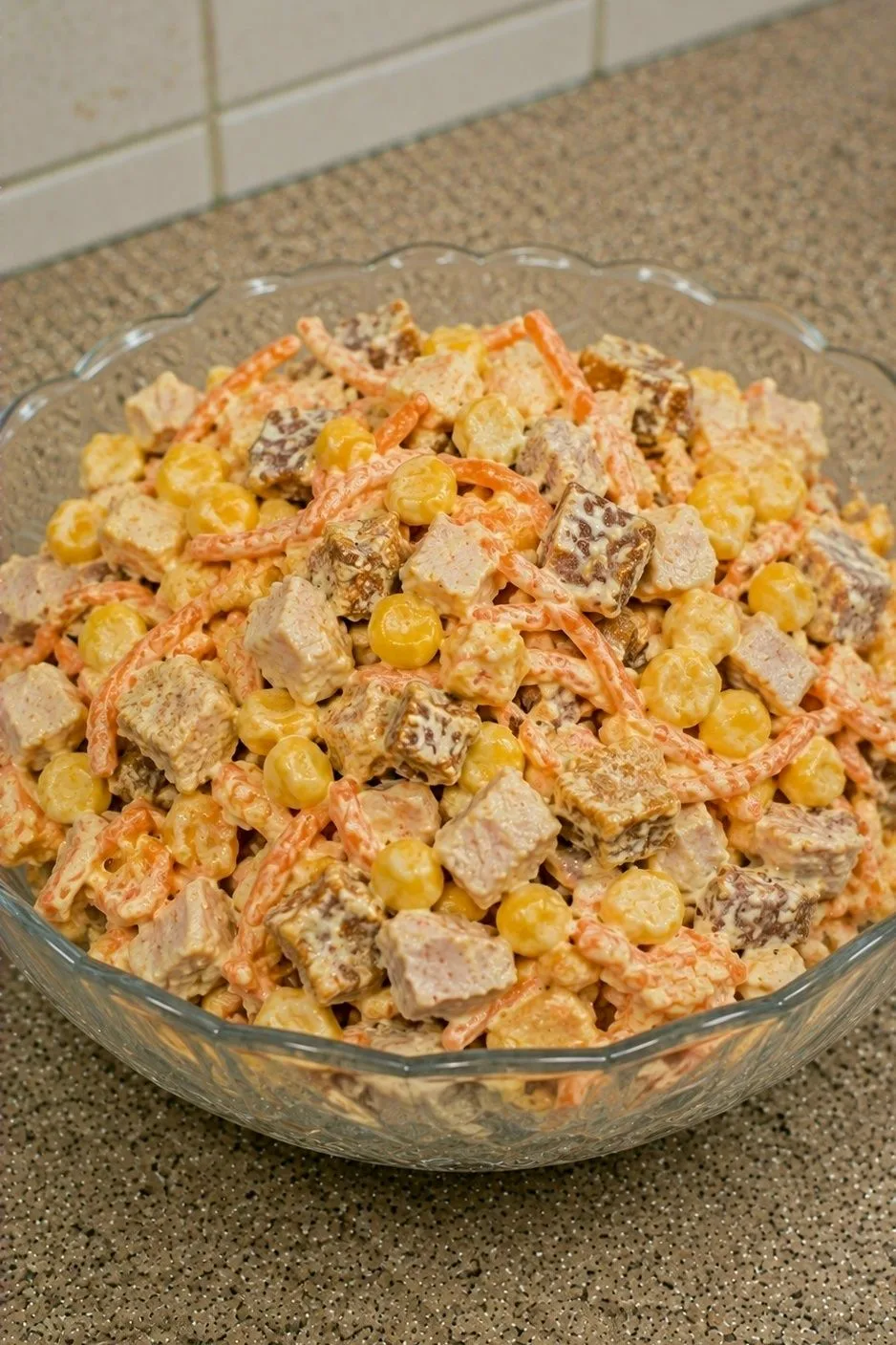 Быстрый салат с копченой курочкой и корейской морковью