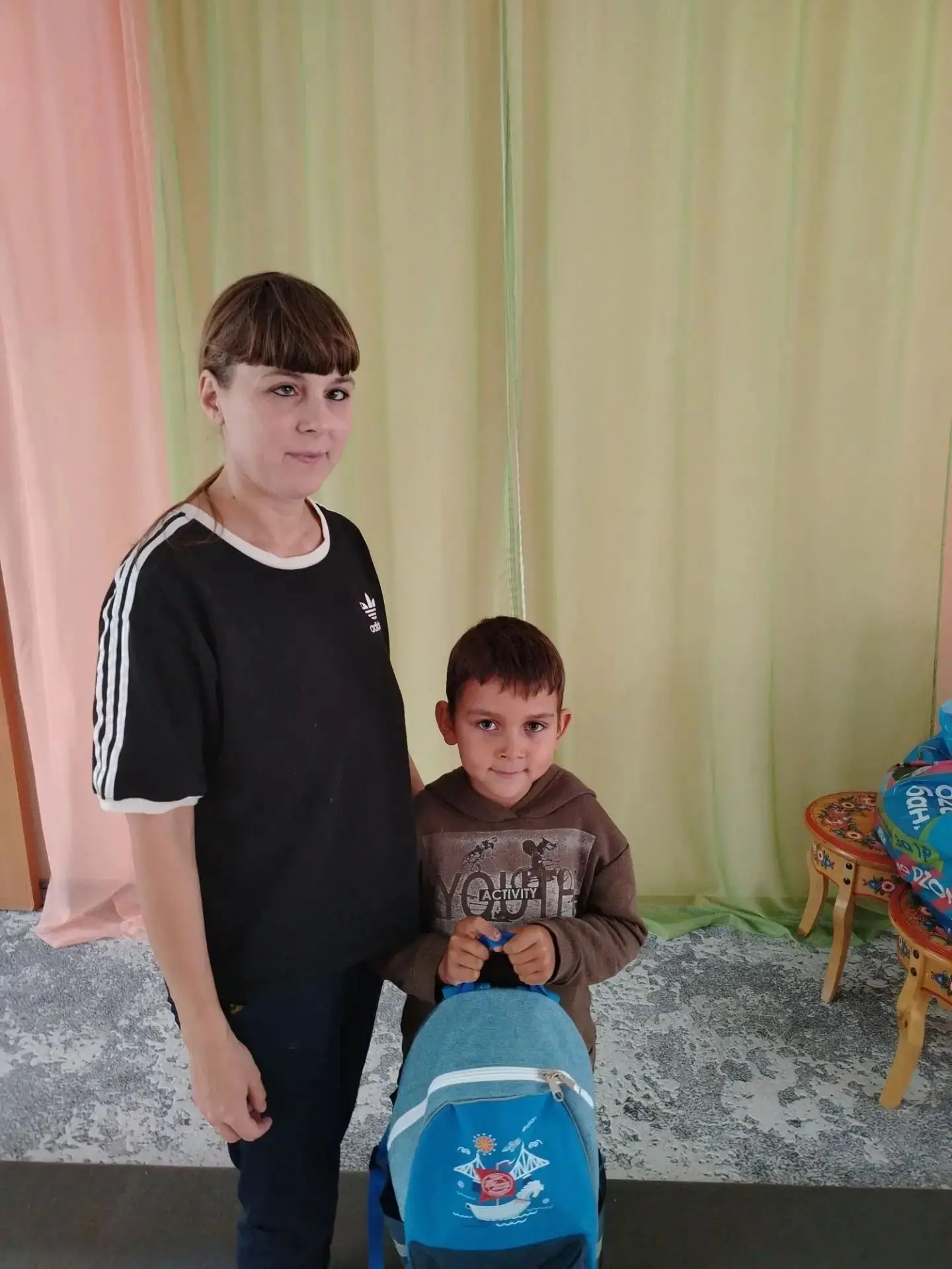 В округе началась выдача школьно-письменных наборов для первоклассников
