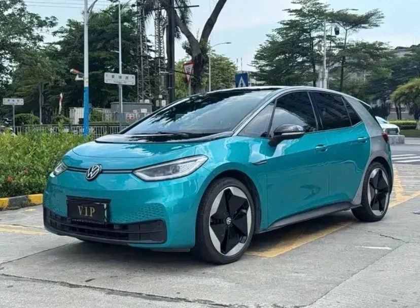 Доступен к заказу 🔝

☑️Volkswagen ID3
☑️Год выпуска 2025/07 
☑️Пробег 4000 км 
☑️Запас хода 451 км 