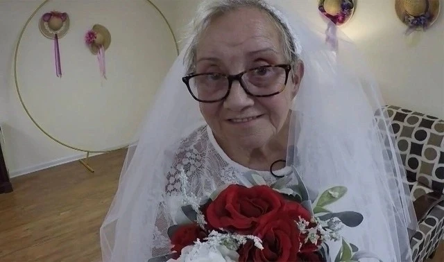 70-летняя омичка уговорила уходящего на СВО сироту вступить в фиктивный брак ради квартиры