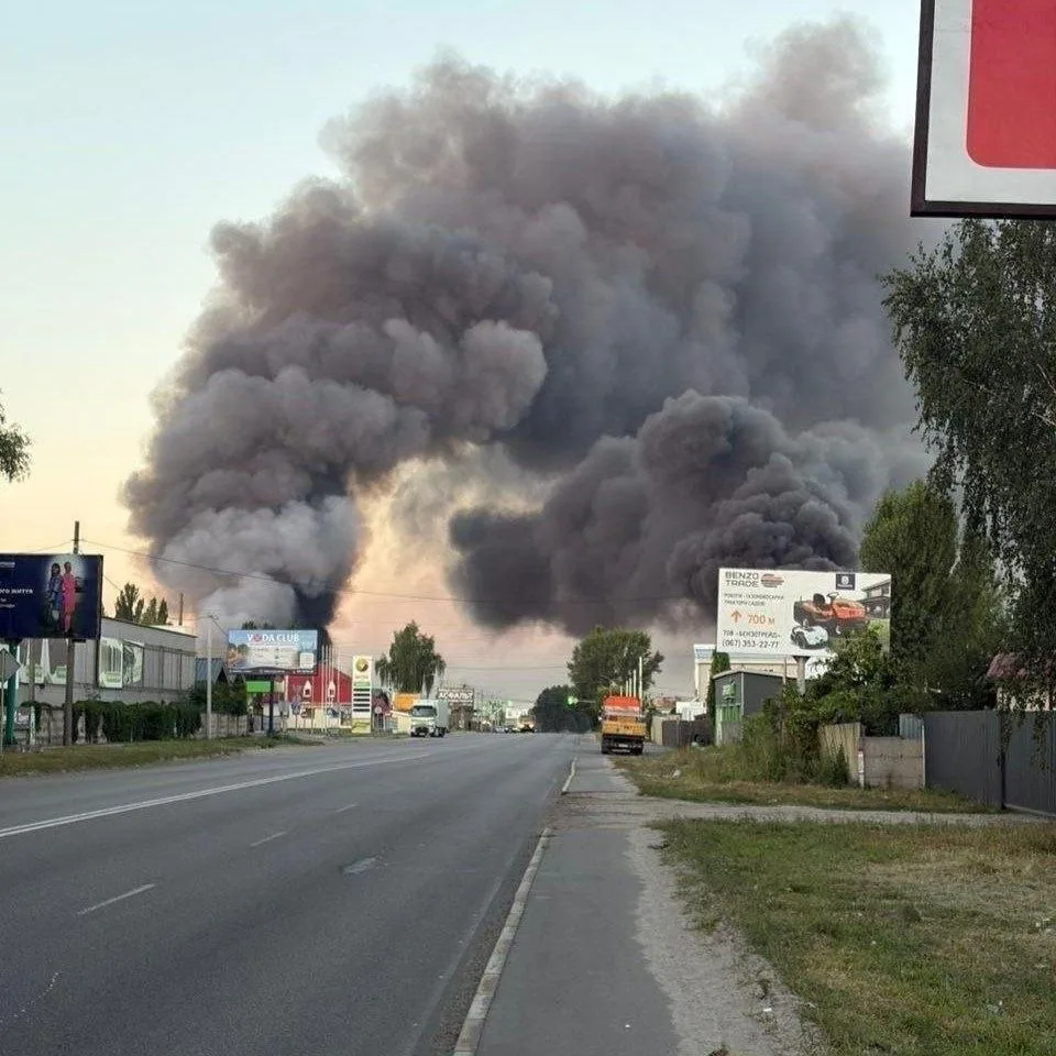 🔥👊 В Киевской области поражен складской комплекс, где хранились ракеты «Фламинго» и т...