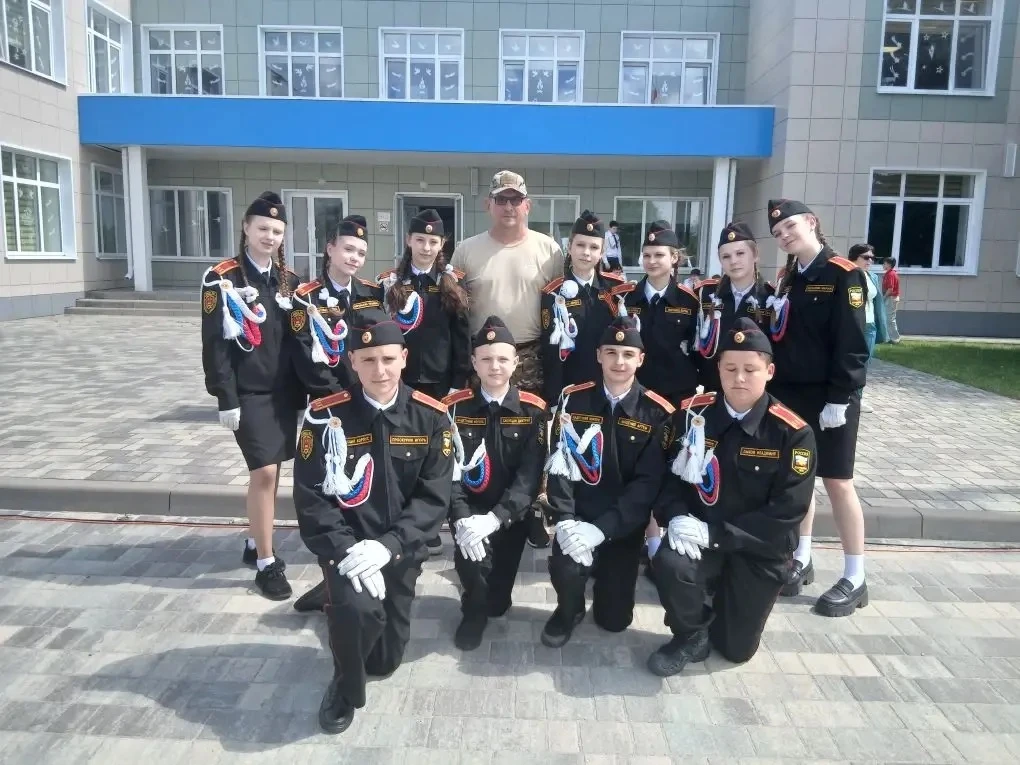 🇷🇺 На базе Погореловской школы в Корочанском округе прошёл областной конкурс-смотр строя и песни «