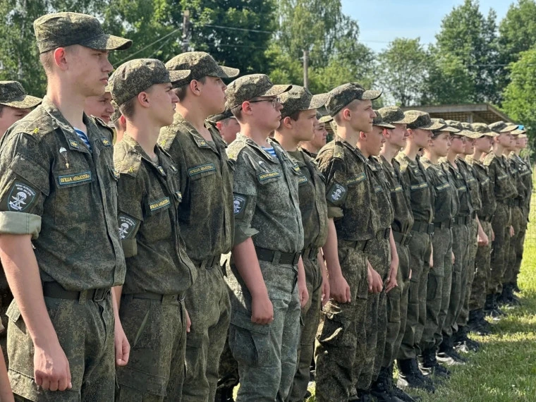 На аэродроме «Ясюниха» состоялось традиционное патриотическое мероприятие, приуроченное ко Дню Росси