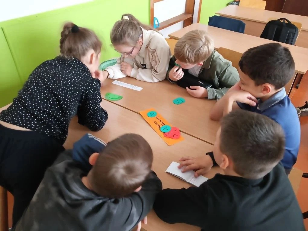 Юные экономисты приняли участие в  деловой игре, посвященной финансовой грамотности и экономики, кот