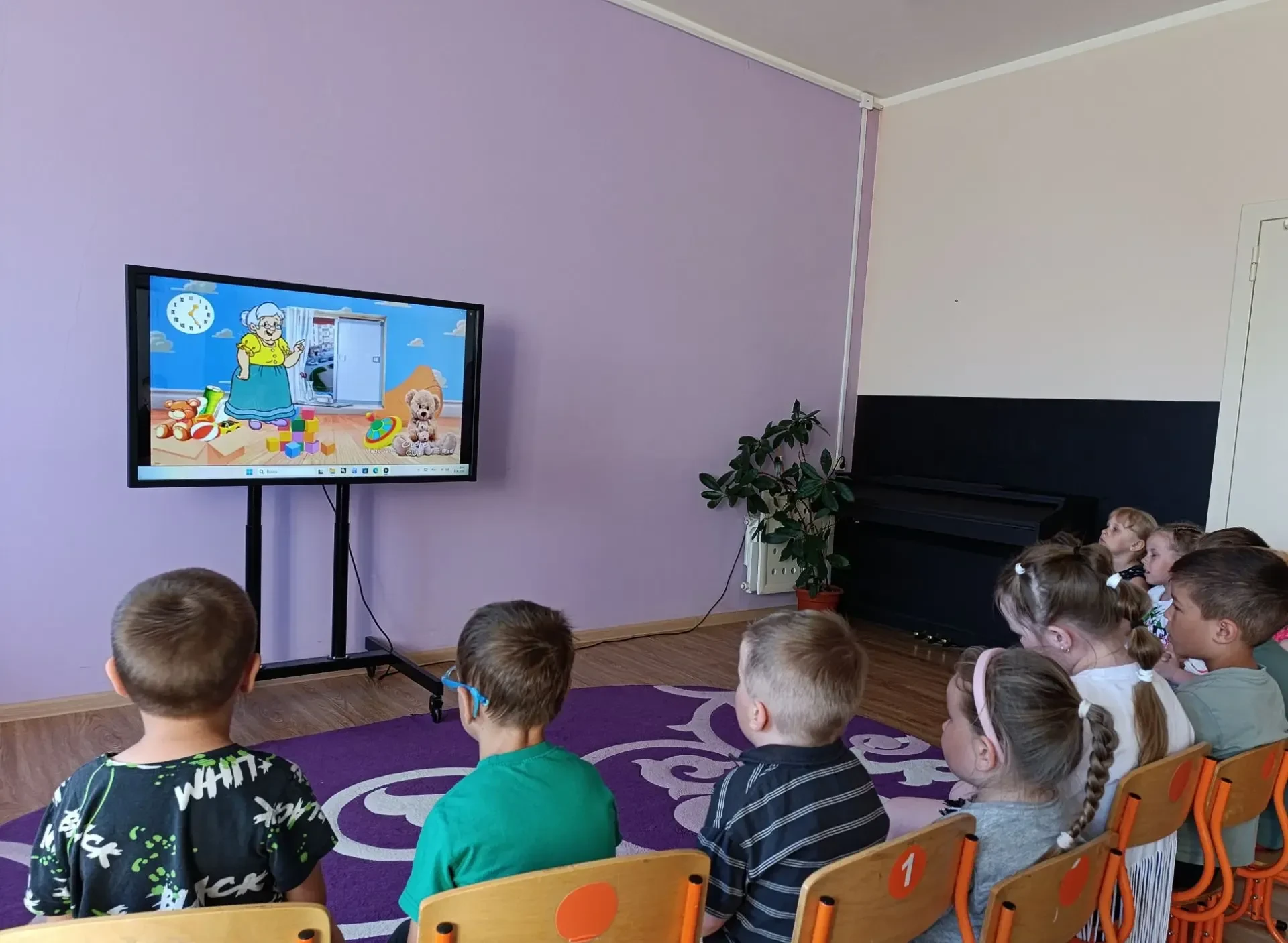 Осторожно, открытое окно!
Сегодня воспитатель Андреева В. Г. провела важную беседу с детьми на тему 