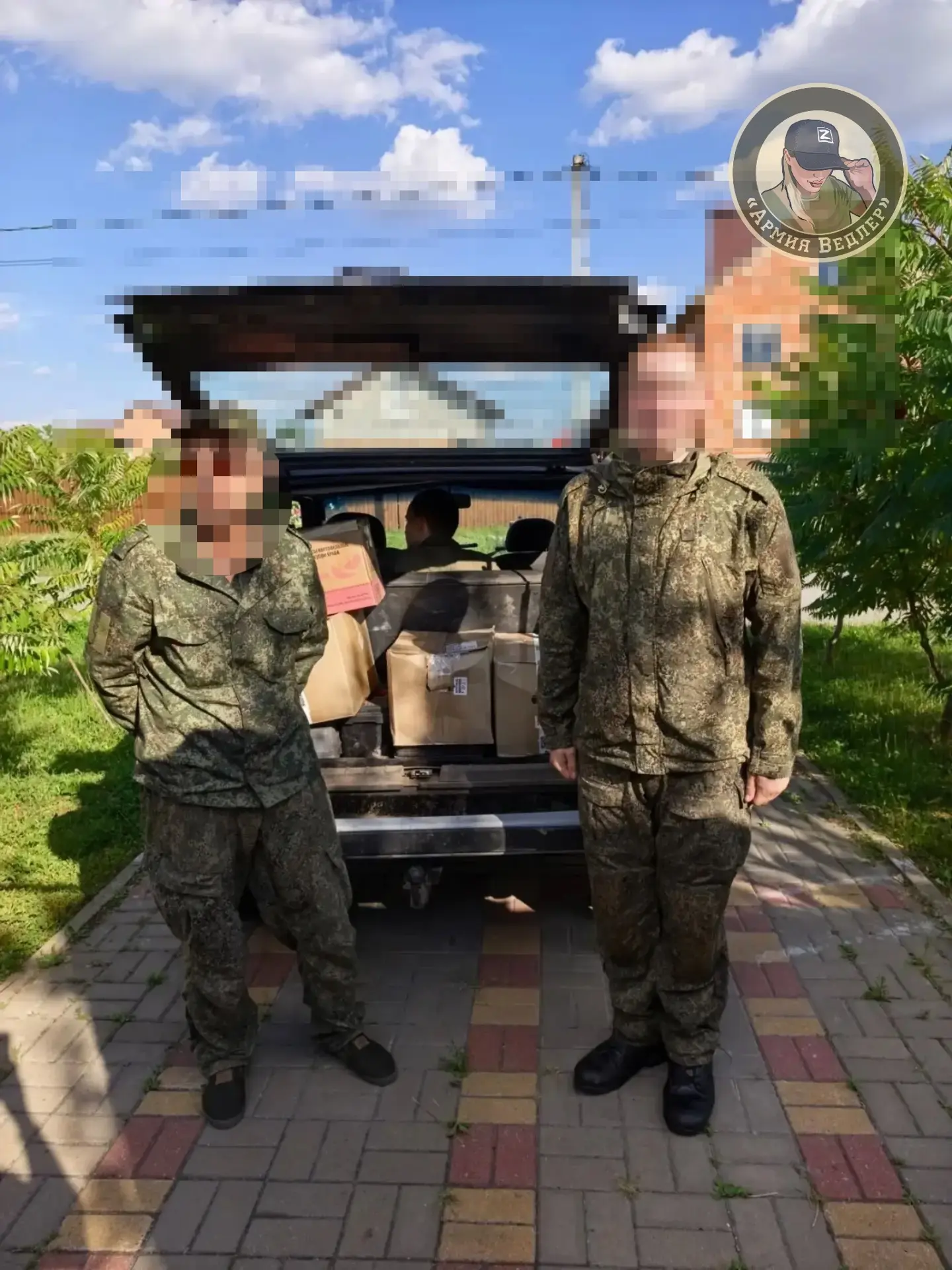 Ребята-срочники тоже не забыты. Передали ваши гостинцы.