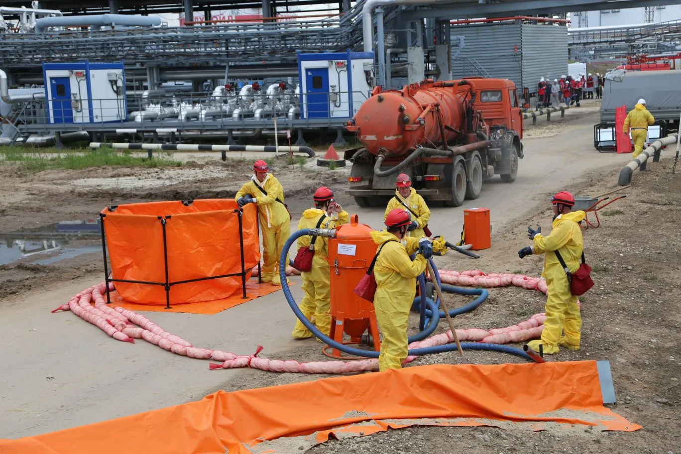 Росприроднадзор проконтролировал ход учений по ликвидации возможного разлива нефтепродуктов на нижег
