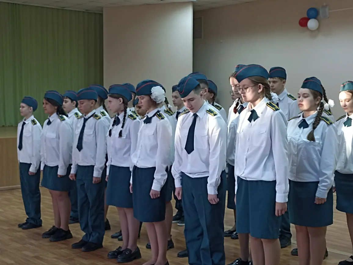 Строевая подготовка кадетов МЧС школы №13: Путь к совершенству! Сегодня наши кадеты МЧС школы №13 вн