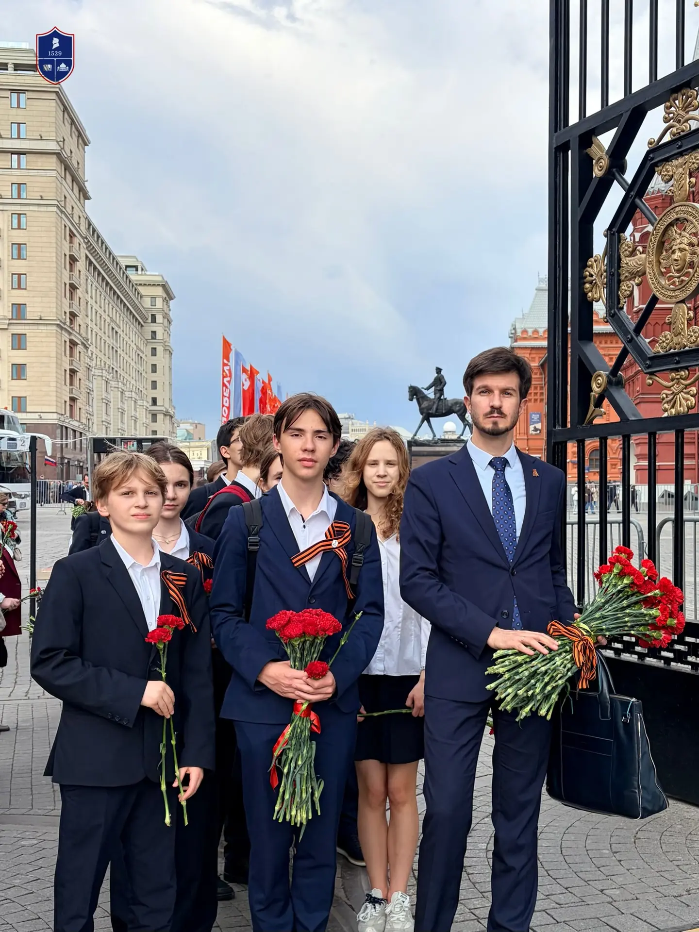 🌹Память, застывшая в алых лепестках…  Что такое память? Для кого-то это строчки из учебника, оживающ