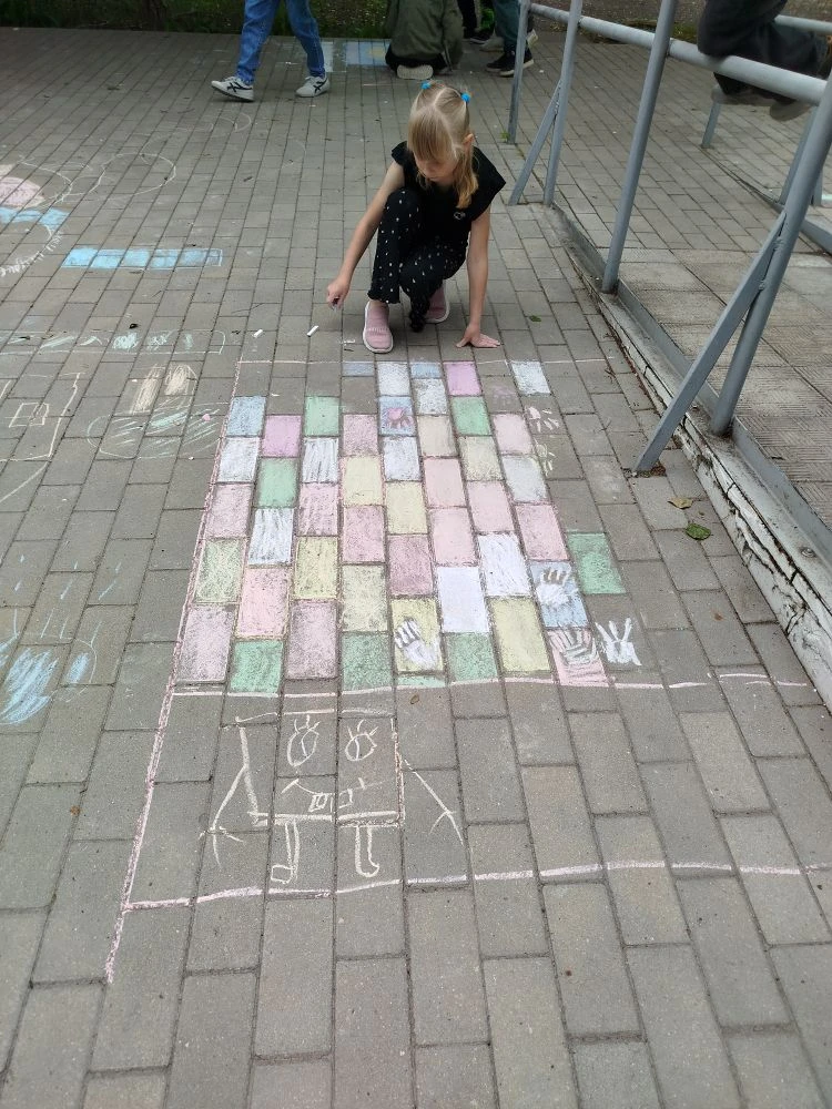 В рамках мероприятий с детьми были проведены Минутки безопасности, Викторина по ПДД, сп...