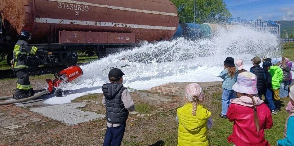 🛤️🧯ПОЖАРНЫЙ ПОЕЗД: КАК УСТРОЕН ЩИТ ЖЕЛЕЗНОЙ ДОРОГИ