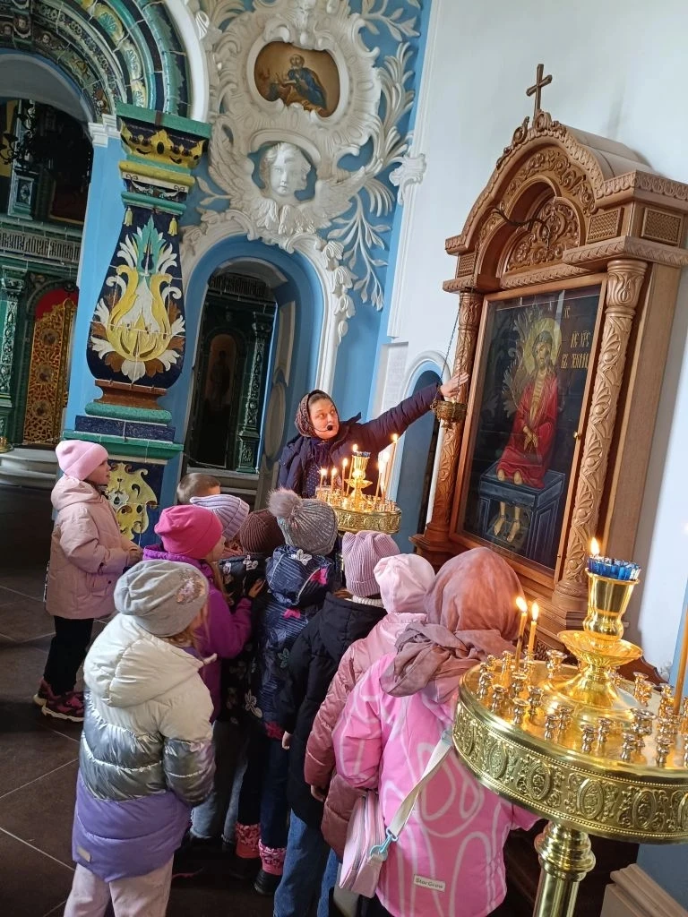 «1 «А» — маленькие паломники в великой истории! 🏰»  Сегодня наш 1 «А» совершил увлекательное путешес