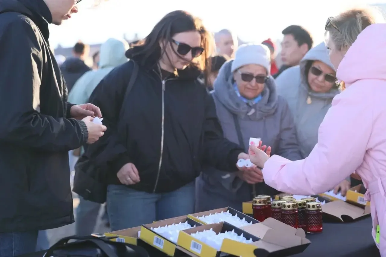 🕯️ В Анадыре зажгли свечи памяти

Вчера жители и волонтёры присоединились к всероссийской акции «Ог