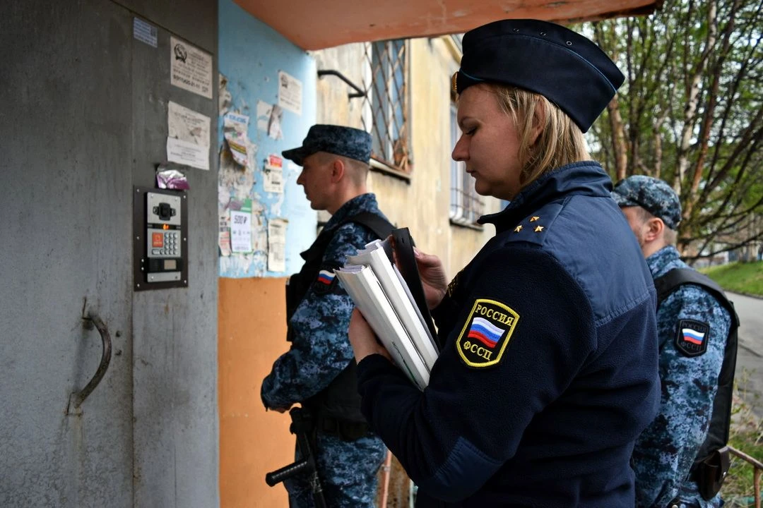 Арест квартиры заставил мурманчанина рассчитаться с долгами