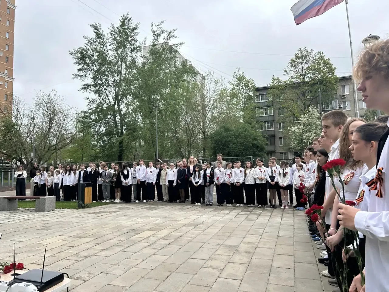 🇷🇺 В преддверии Дня Победы наша школа жила одной общей памятью.  Чтобы сохранить связь поколений, в 