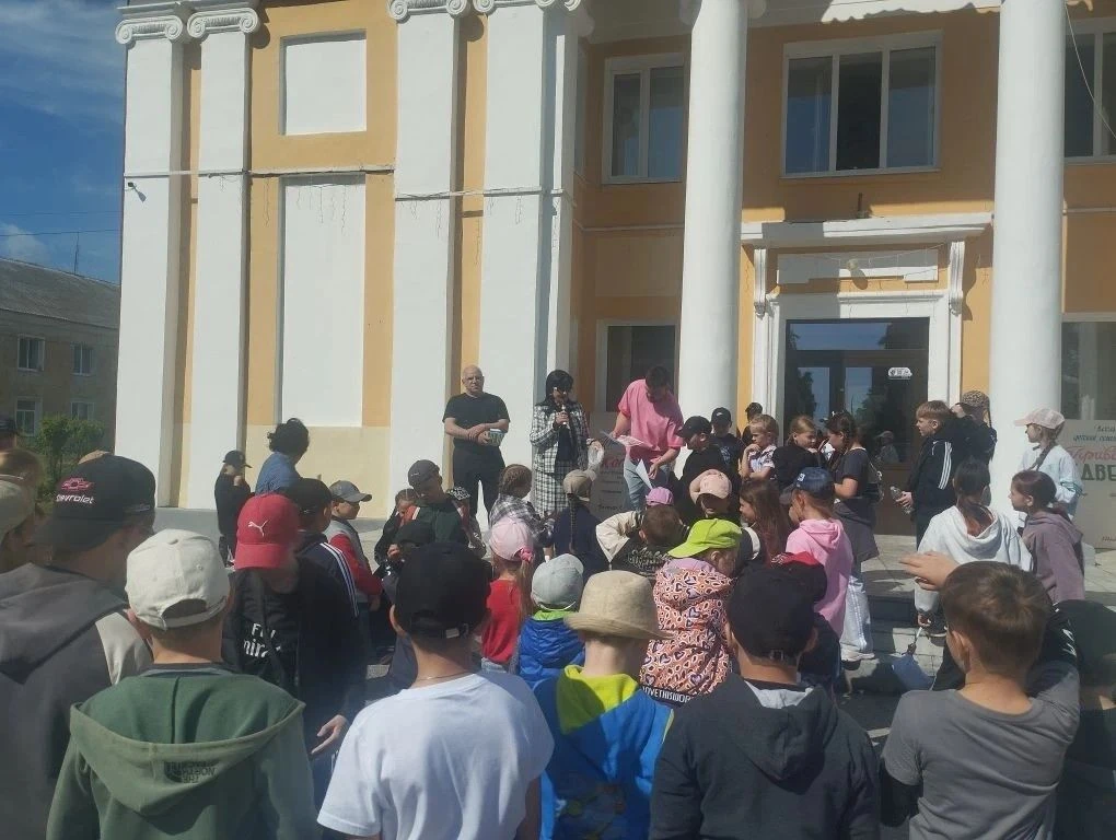 Киноакция «Кино детям» в рамках Дня защиты детей.