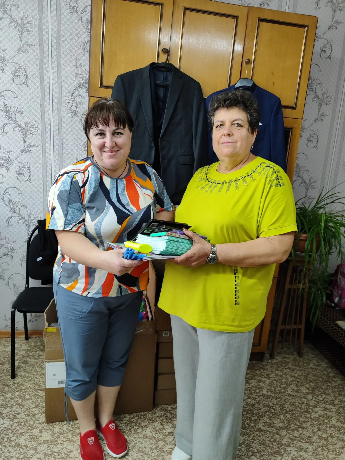 Сотрудники районной библиотеки приняли участие в ежегодной акции «Собери ребенка в школу».