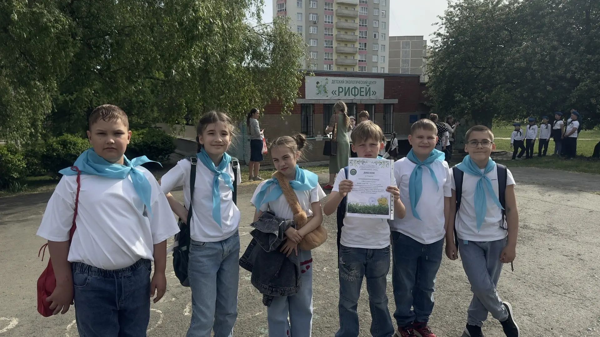 🏆 «Эко-капельки» завоевали серебро!   Вчера команда учеников 3Д и 3Б классов — «Эко-капельки» — заня