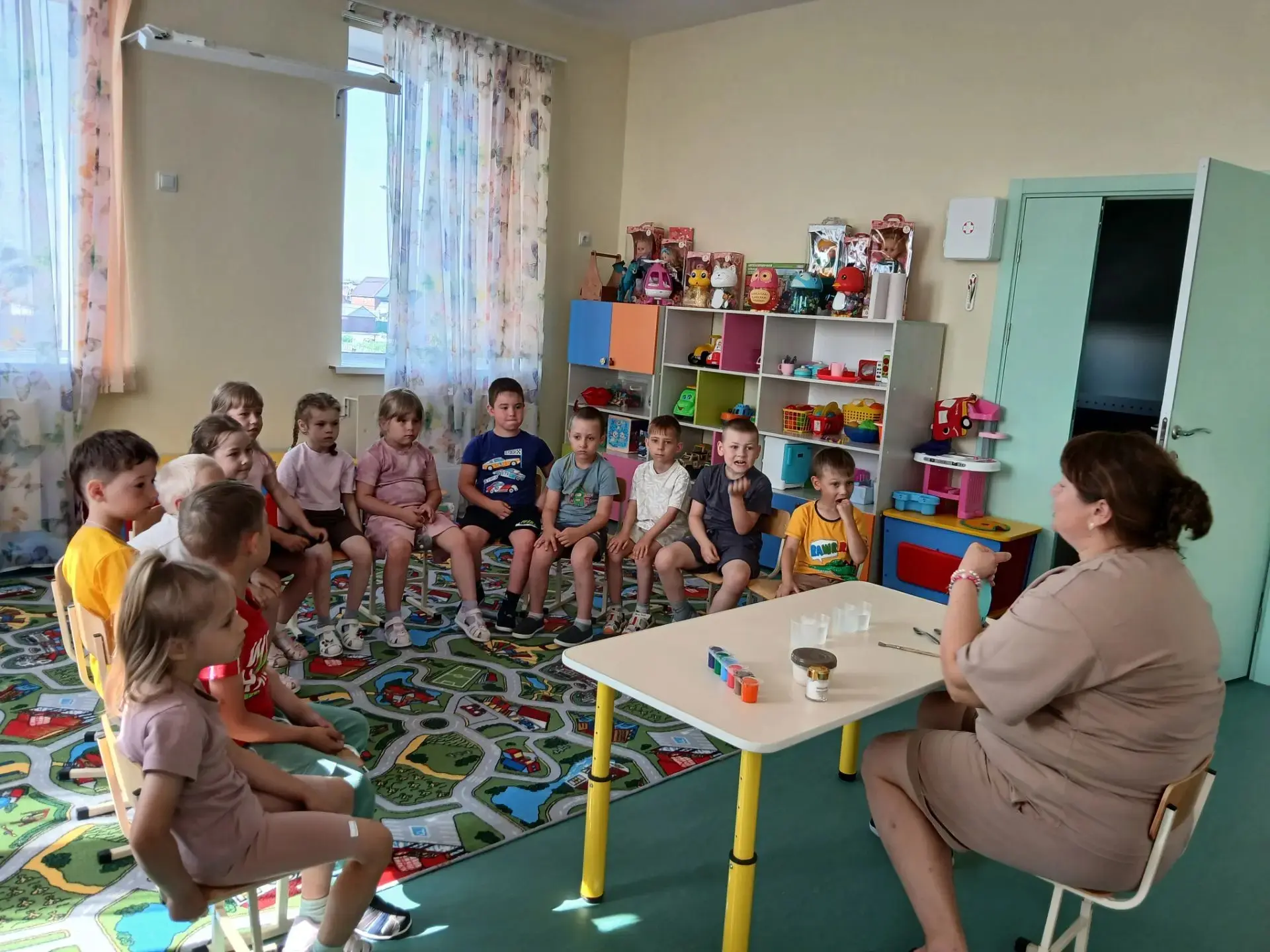 В нашем детском саду прошла "неделя экспериментирования", целью которой было привлечь внимание детей