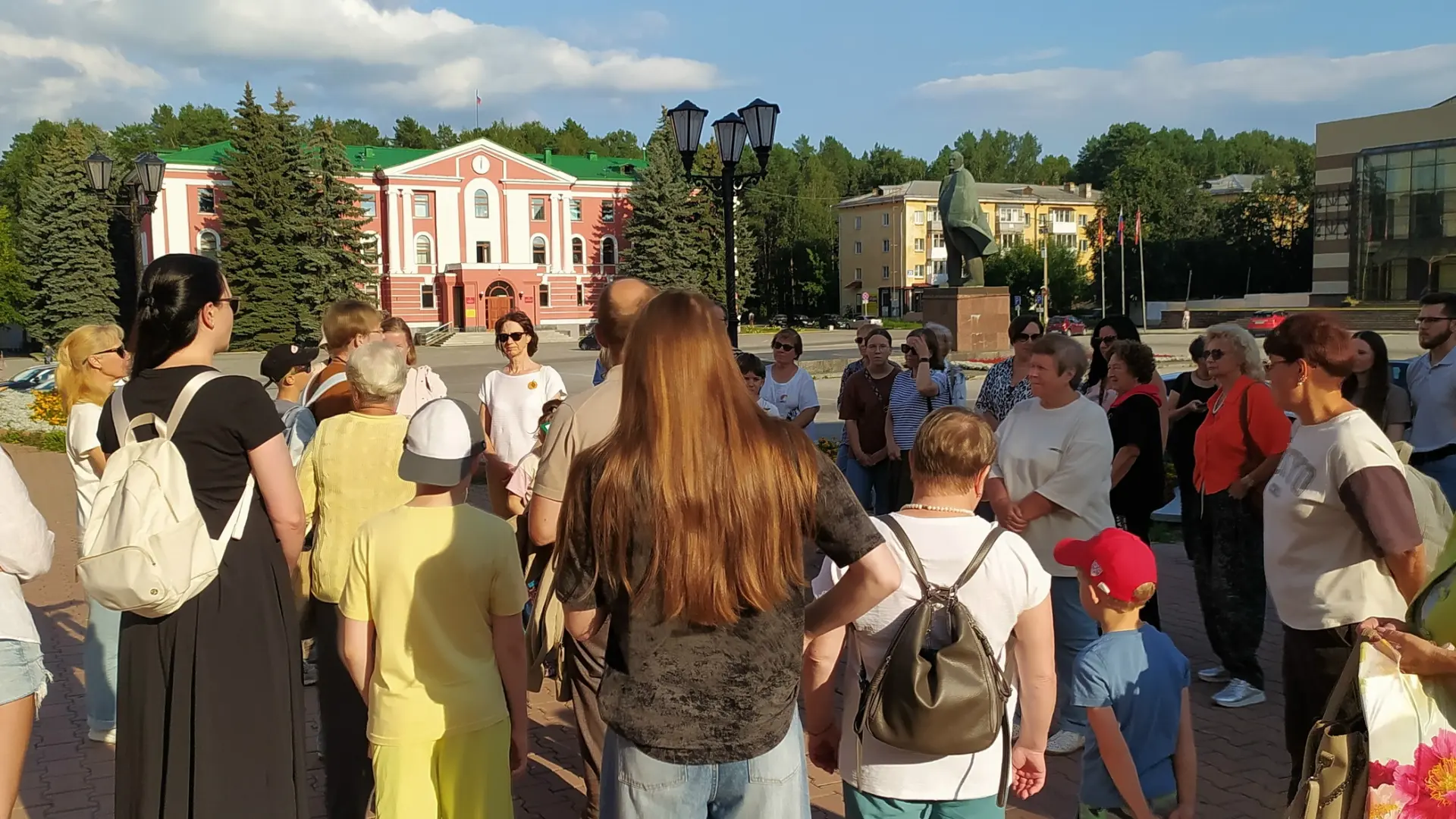 Приглашаем горожан и гостей на шестую экскурсию по Снежинску с Натальей Плаховой 🌳🌲🎄