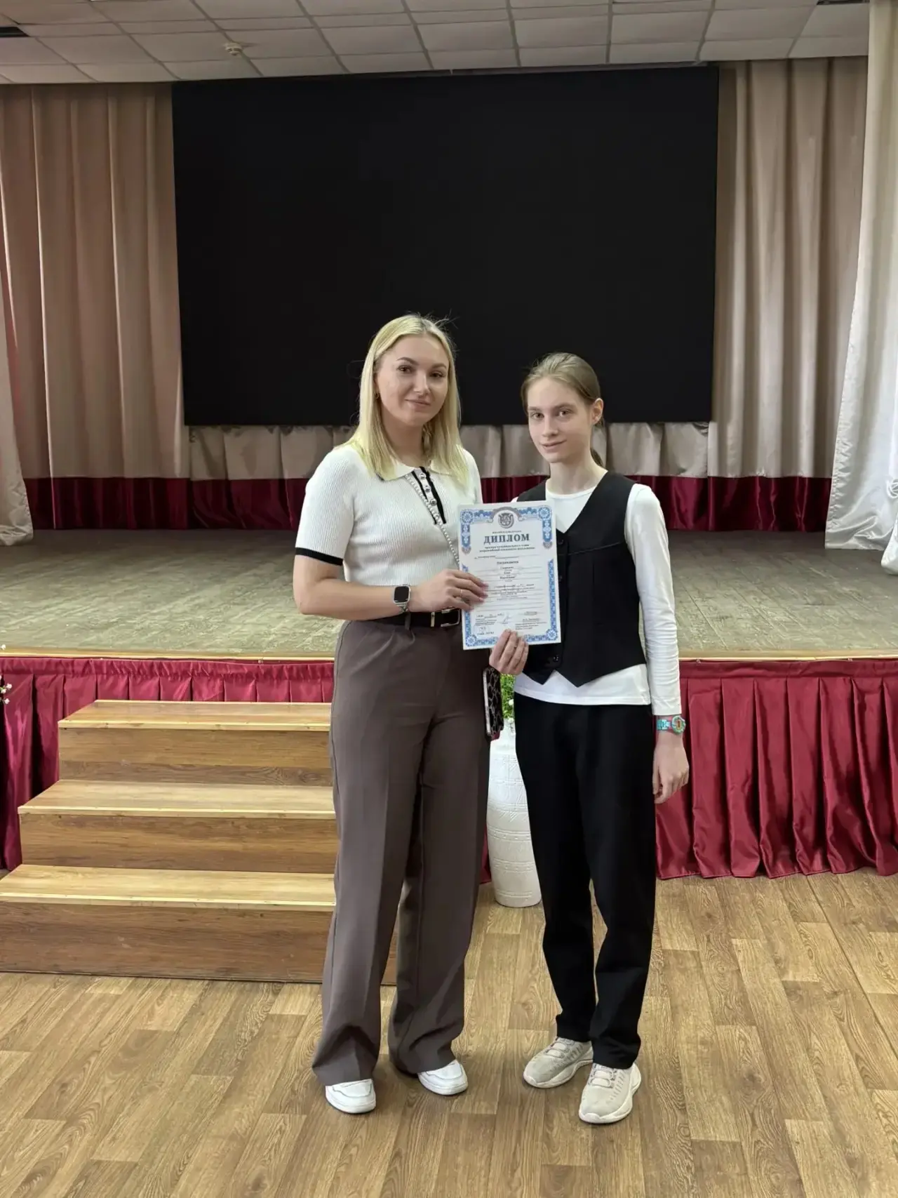 🌟 Замечательные новости из нашей гимназии! 🌟  Сегодня состоялась торжественная линейка, на которой м