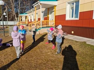 Здоровье начинается с утра. Веселая утренняя гимнастика на свежем воздухе является осно...