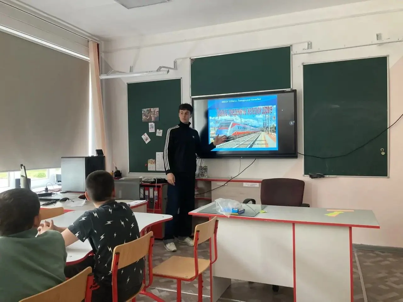В рамках детского месячника «Уступи дорогу поезду» в нашем пришкольном лагере прошла ин...