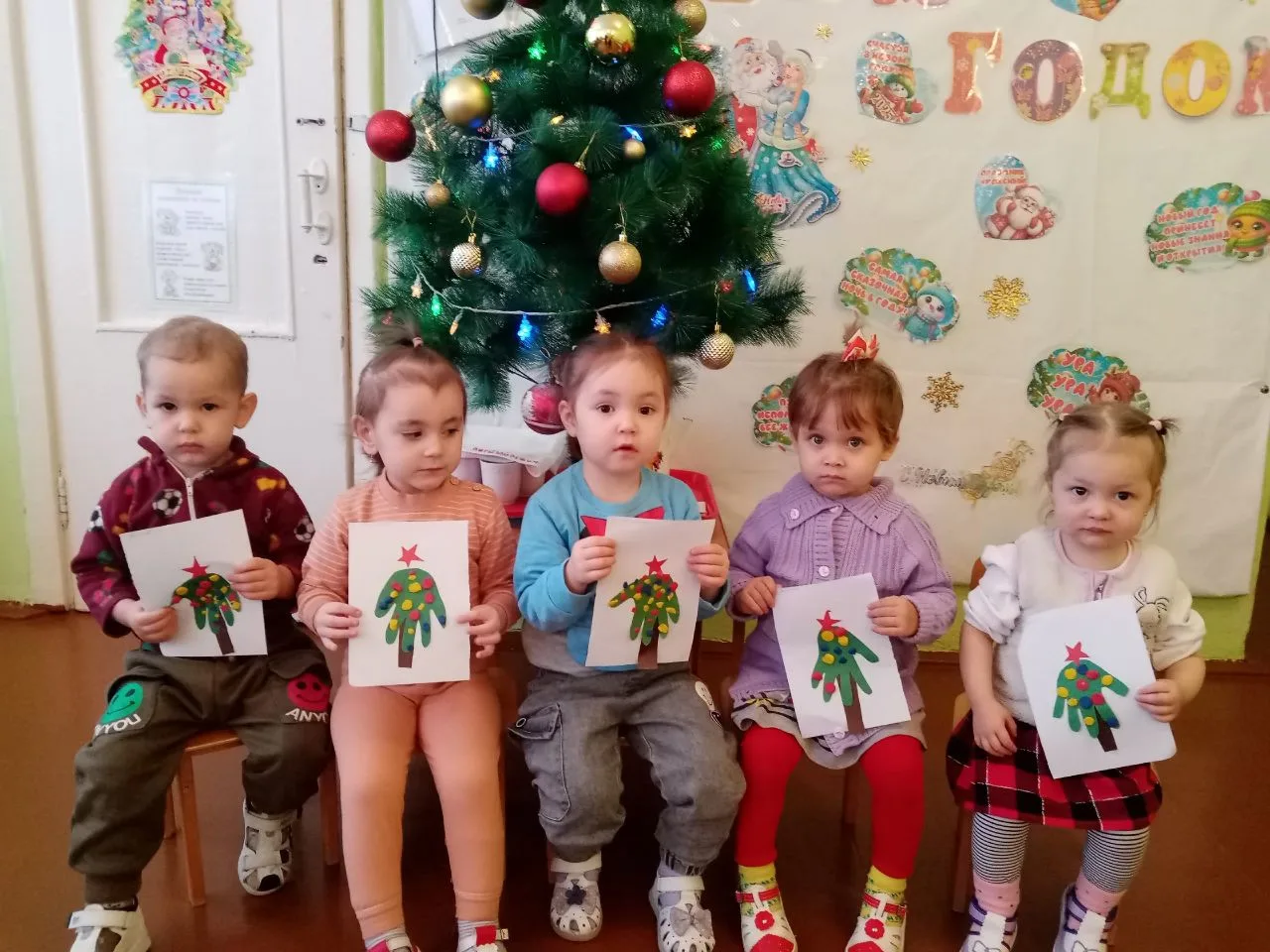 🎄🎄🎄В декабре в детском саду начинается  предновогодняя пора: дети совместно с воспитателями готов