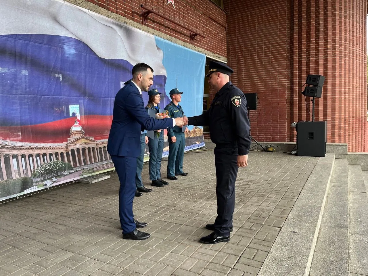 В Колпино на Заводском проспекте сегодня произошла массовая авария с участием шести авт...