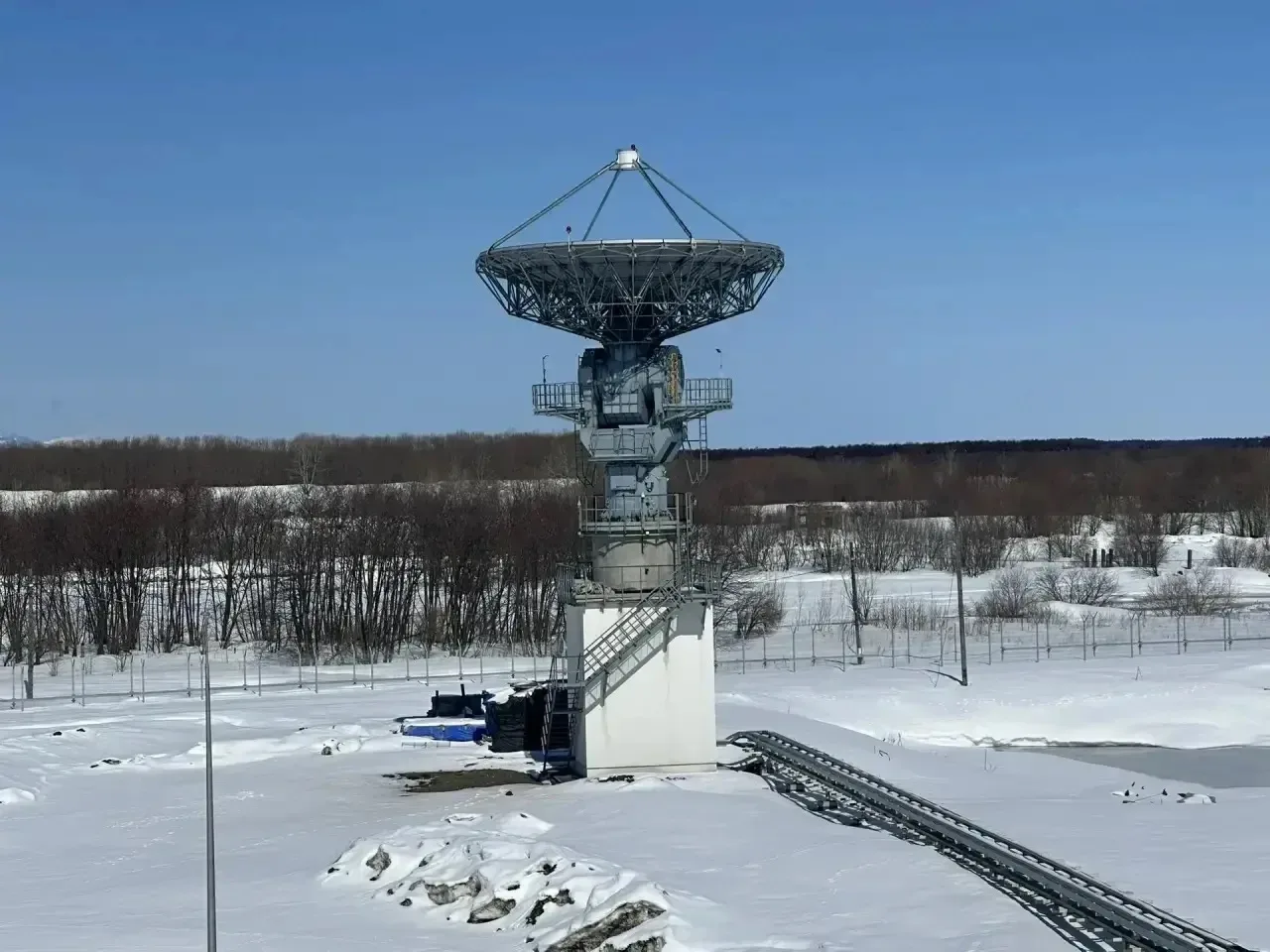 В Поронайске продолжаются работы по строительству трассового измерительного пункта «Сахалин». Объект