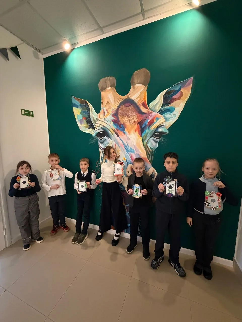 Весёлый урок мастерства в клубе «Жираф Евгеньевич»🦒  🎨 19 февраля ученики 3 «Б» и 3 «В» вновь показа