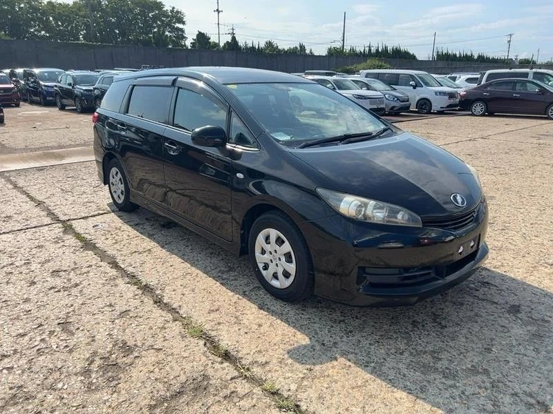 Купленная нами 28 августа TOYOTA WISH ждёт своей очереди в Японии для отправки во Влади...