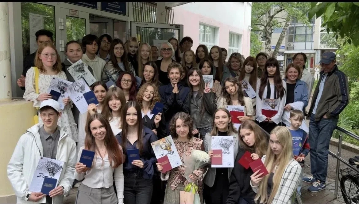 В Детской художественной школе № 2 города Уфы состоялось вручение свидетельств об окончании обучения