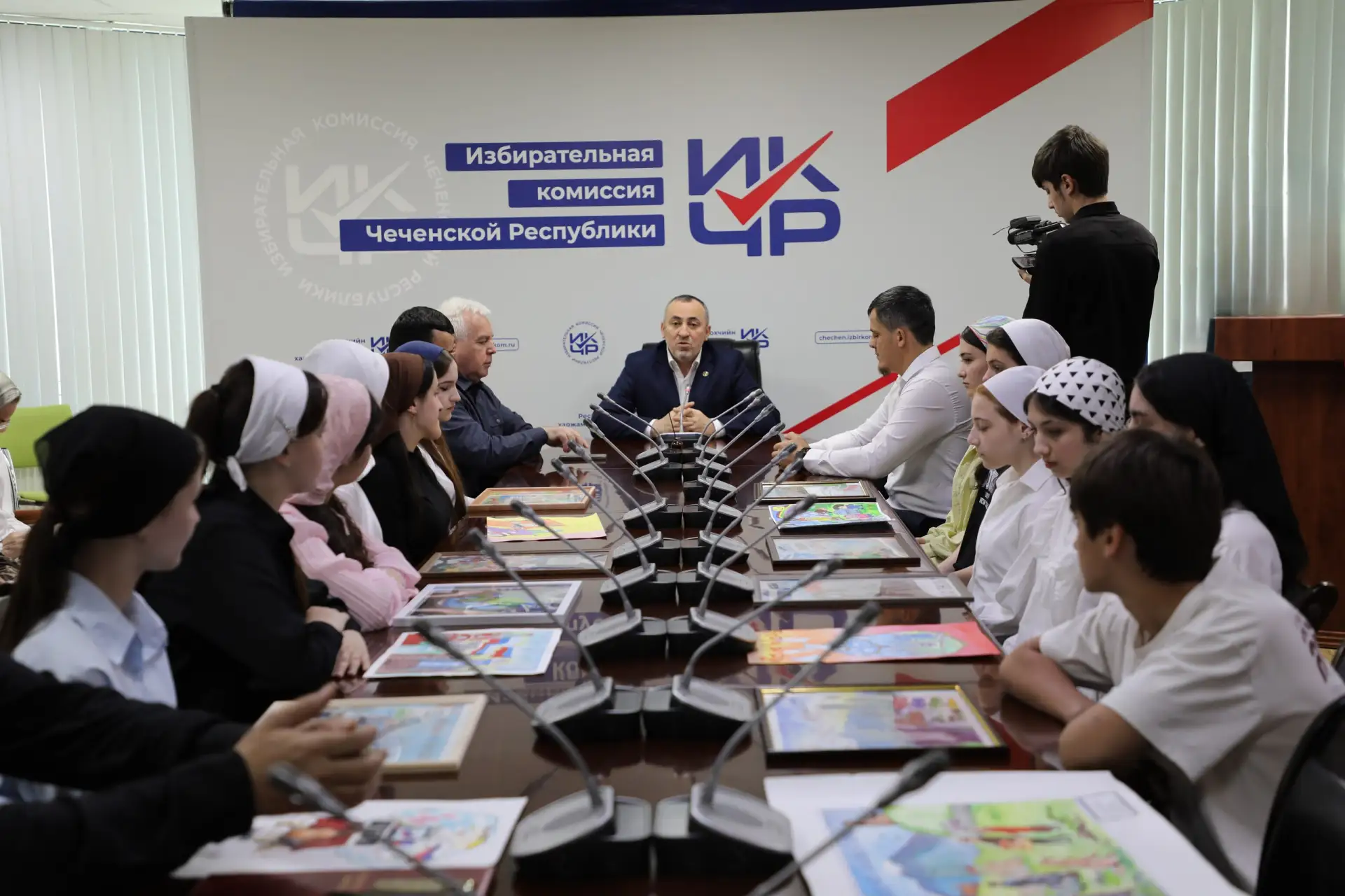 Сегодня в Избирательной комиссии Чеченской Республики состоялась церемония награждения победителей и
