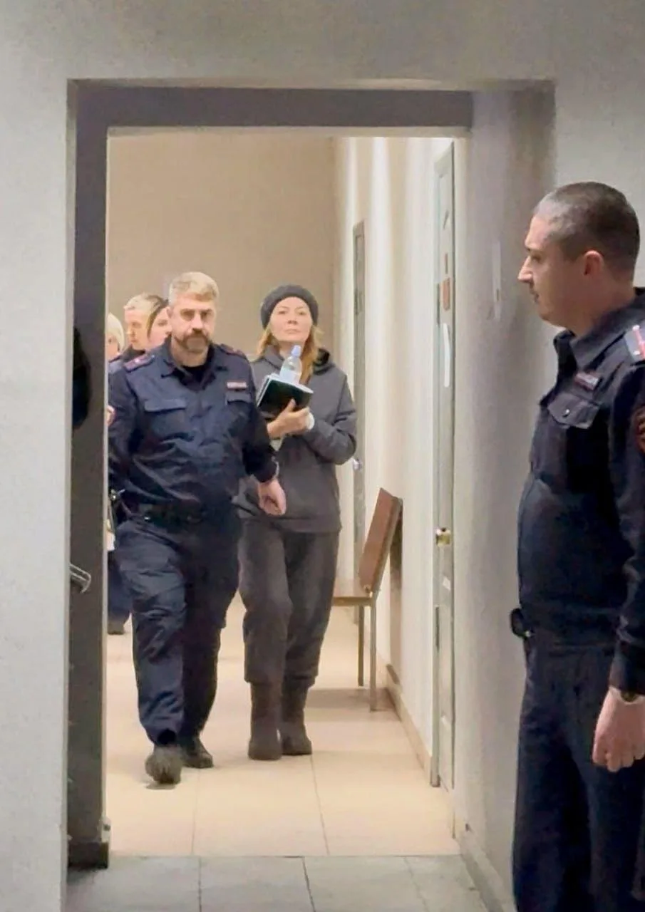 Правозащитников отпустили из-под стражи  Ленинский суд Екатеринбурга смягчил меру пресечения Ларисе 