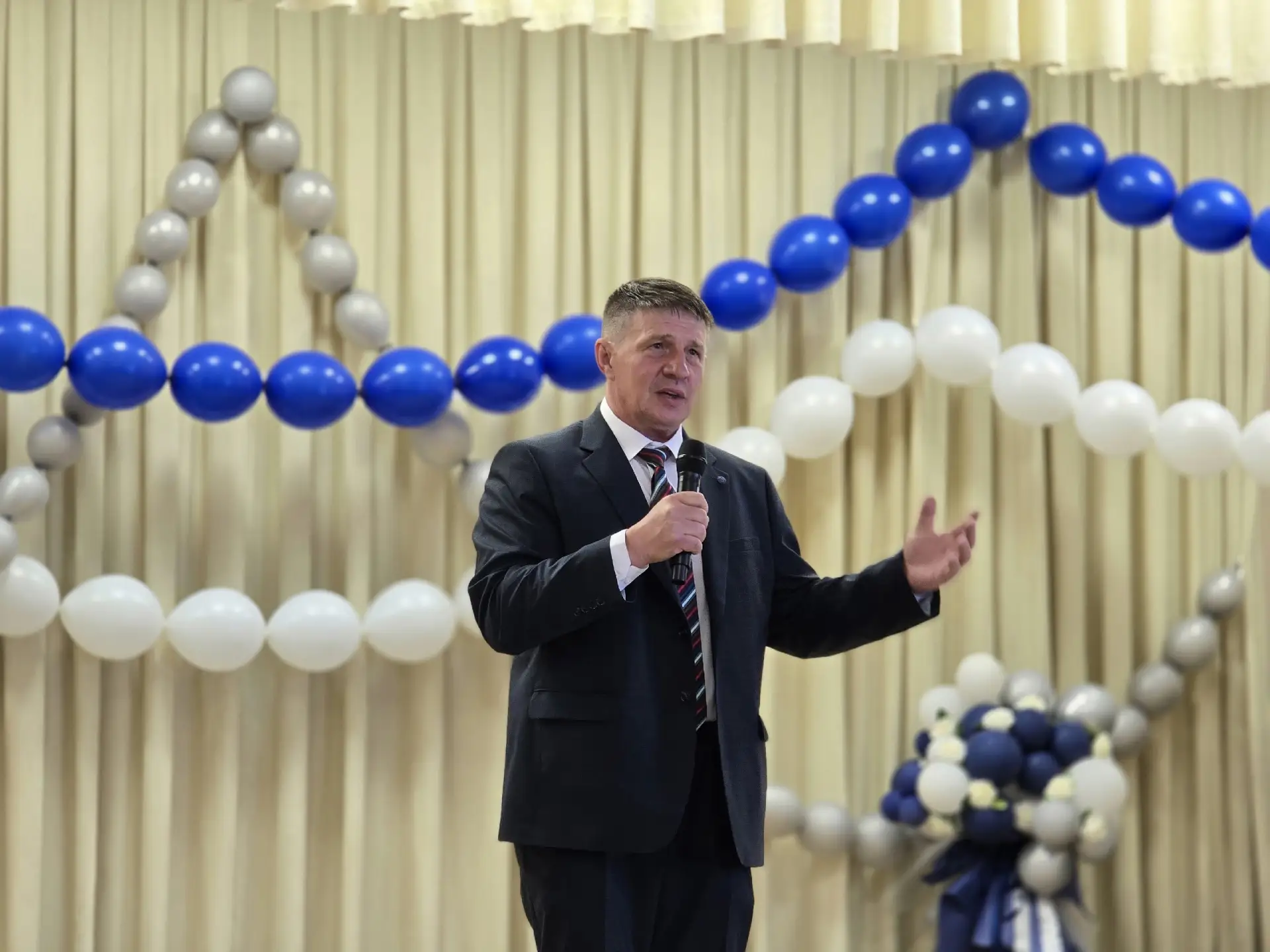 Сегодня в нашей Гимназии прозвенел Последний звонок для 9-х классов! 🔔  Шумные, веселые, повзрослевш